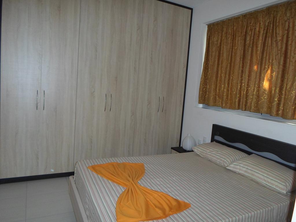 هيماري Riviera Rooms الغرفة الصورة