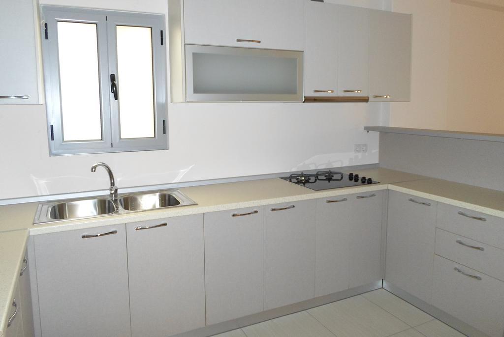 هيماري Riviera Rooms الغرفة الصورة