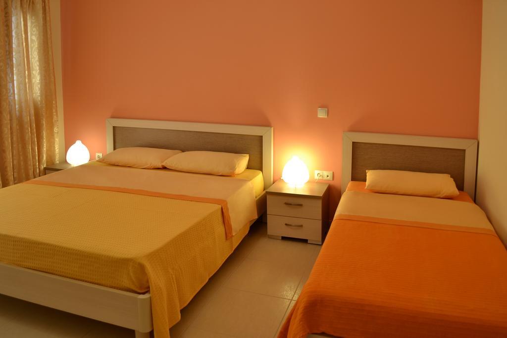 هيماري Riviera Rooms الغرفة الصورة